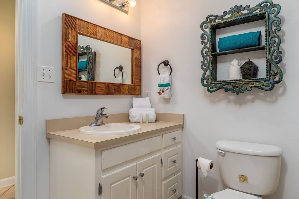 Photo of Bathroom in Dauphin Island