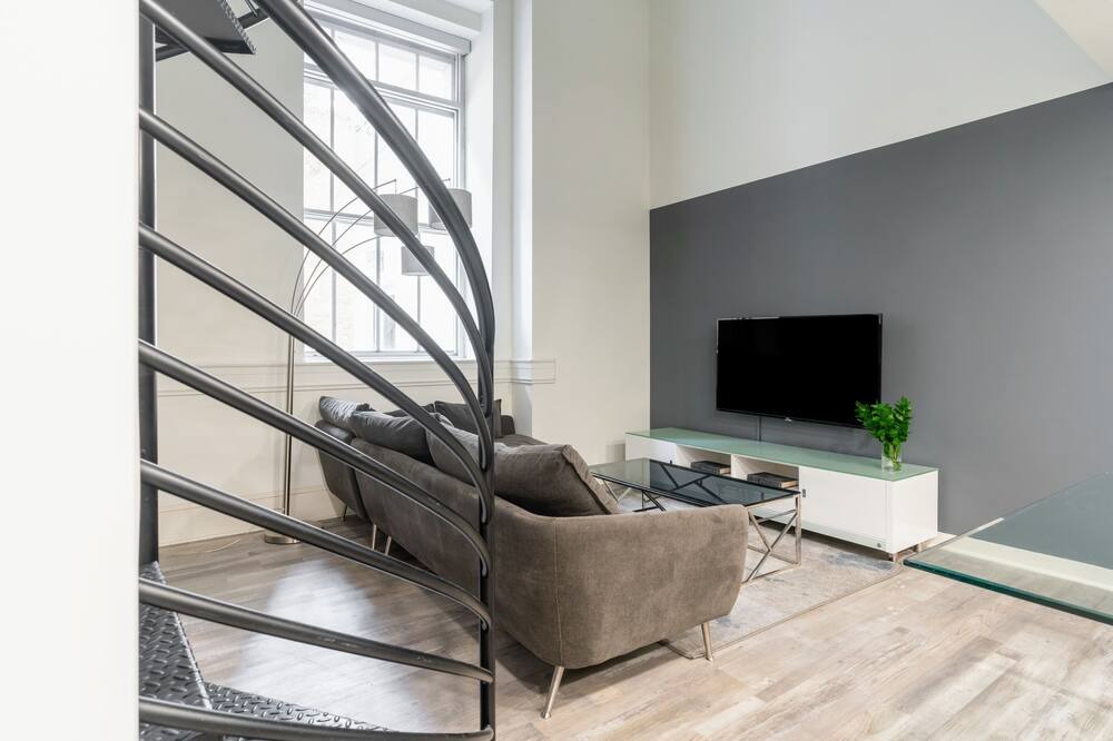 Photo of Livingroom in Downtown Jackson
