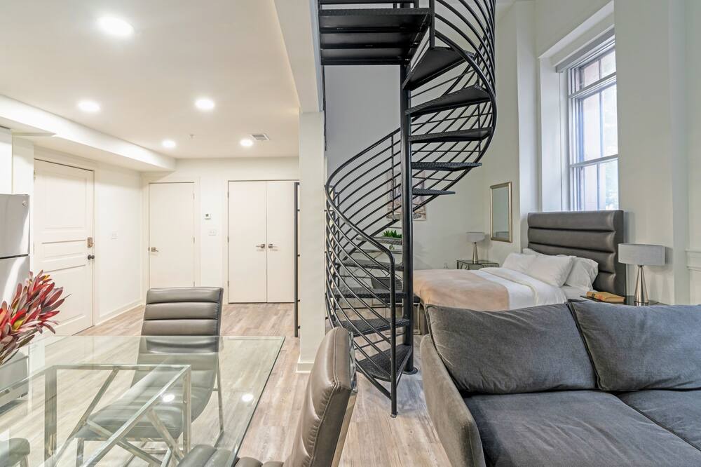 Photo of Livingroom in Downtown Jackson