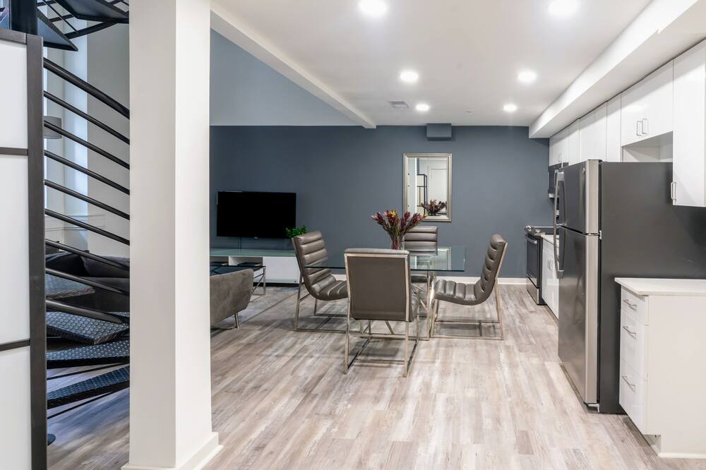 Photo of Livingroom in Downtown Jackson