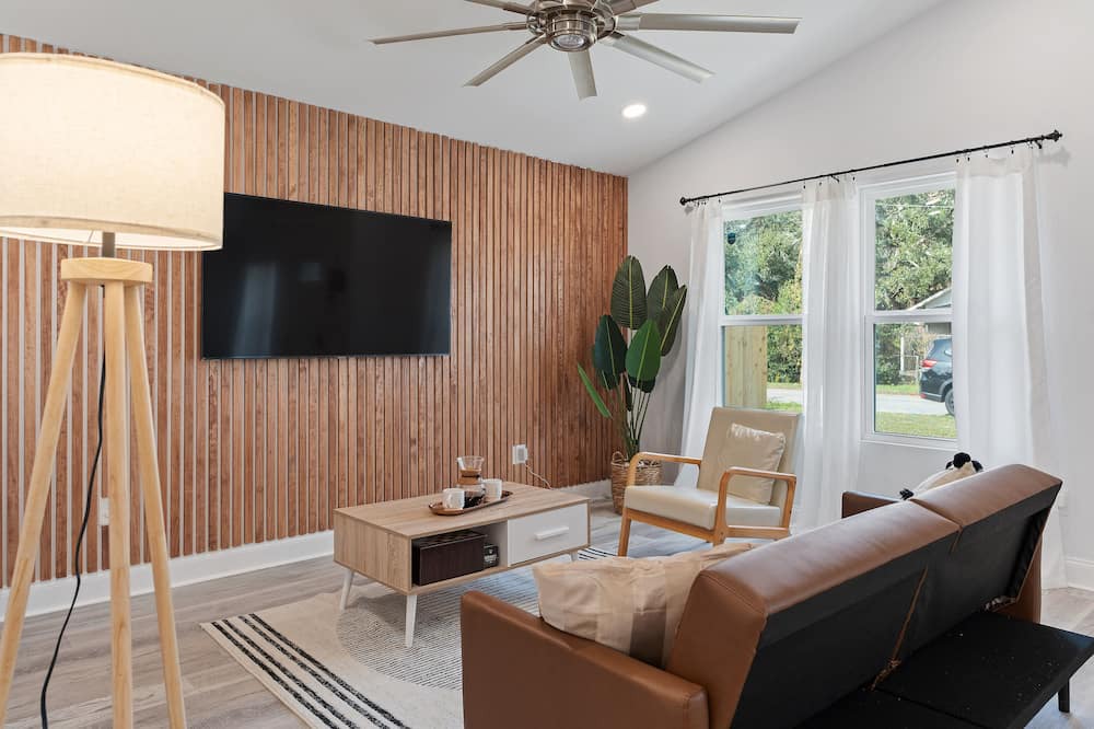 Photo of Livingroom in South Pensacola