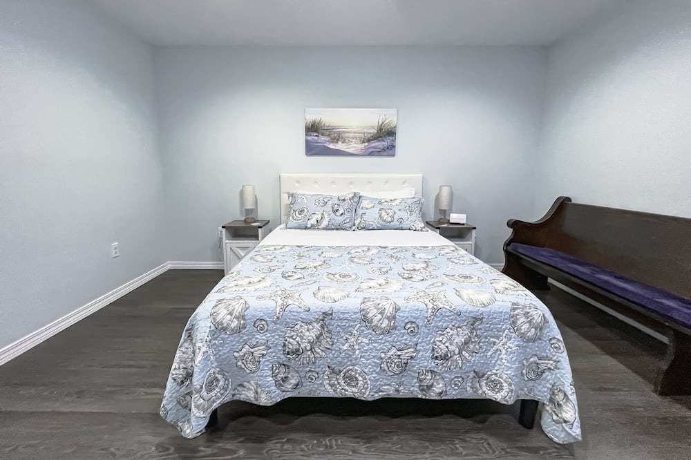 Photo of Bedroom in Long Beach