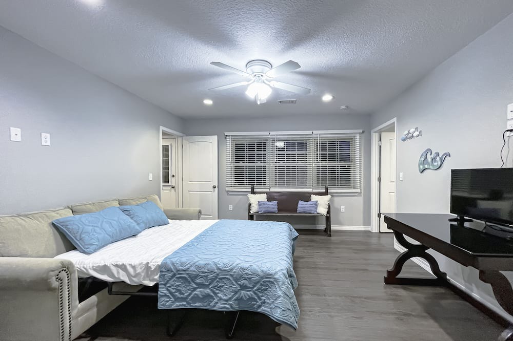 Photo of Bedroom in Long Beach