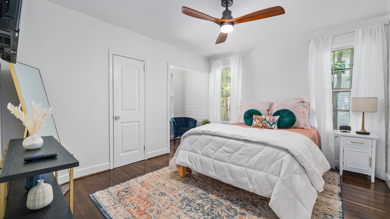 Photo of Bedroom in Crestline Heights