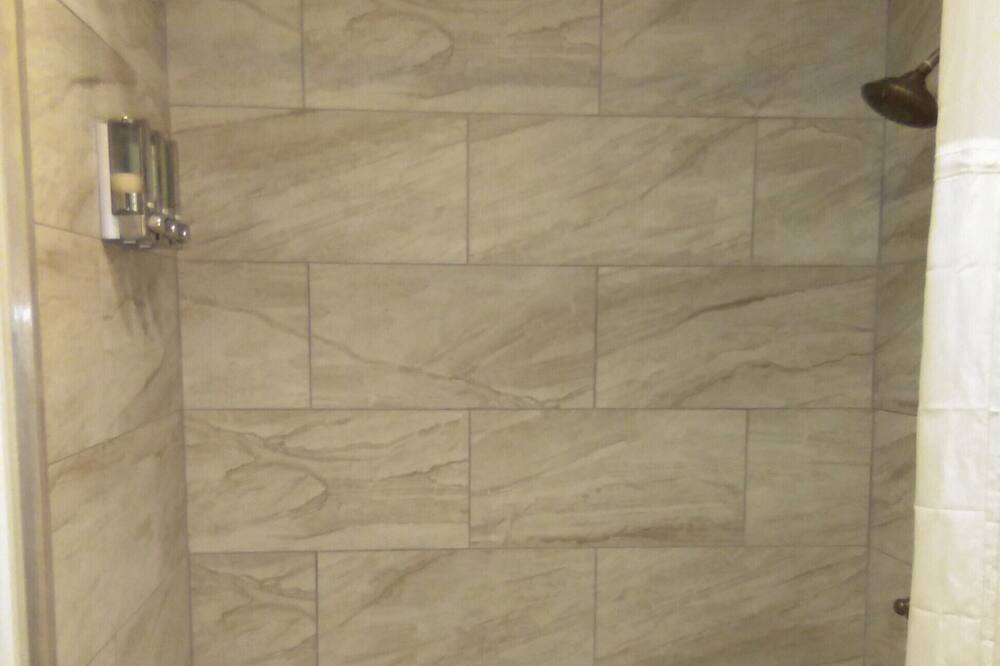 Photo of Bathroom in Stone County