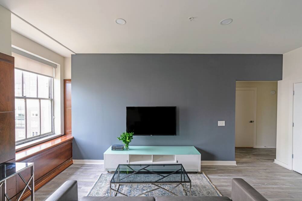 Photo of Livingroom in Downtown Jackson