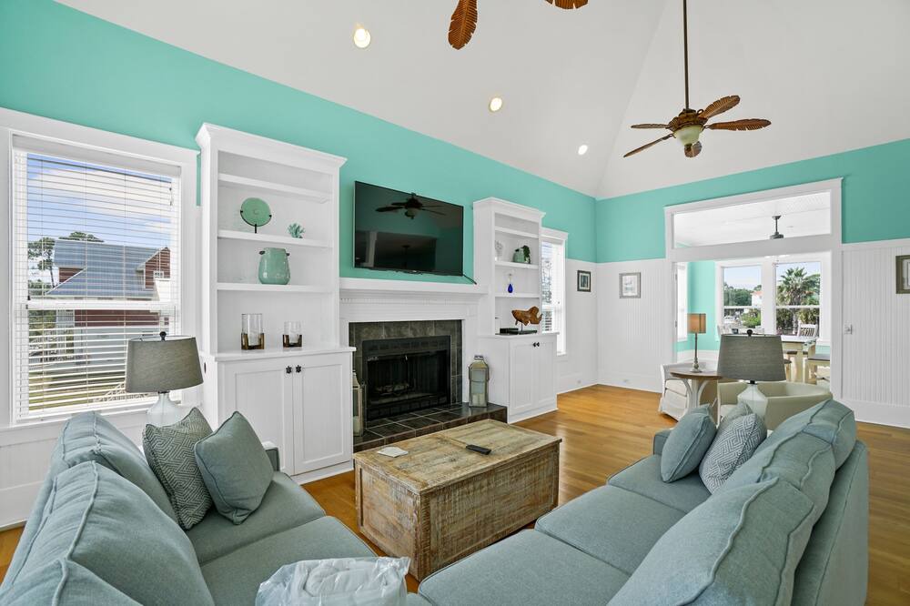 Photo of Livingroom in Upper Grand Lagoon