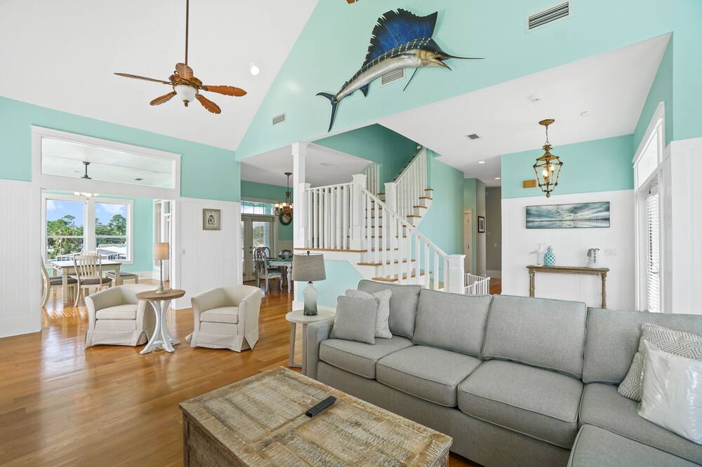 Photo of Livingroom in Upper Grand Lagoon