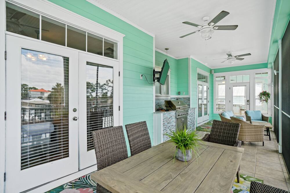 Photo of Patio Balcony in Upper Grand Lagoon
