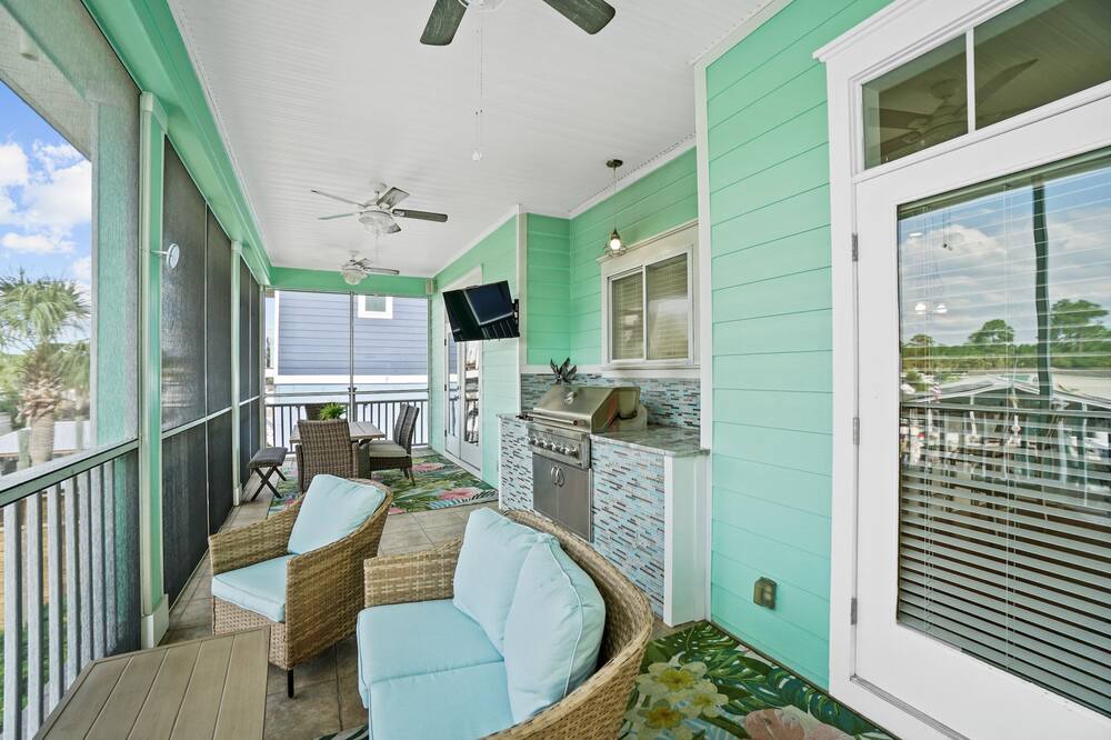 Photo of Patio Balcony in Upper Grand Lagoon