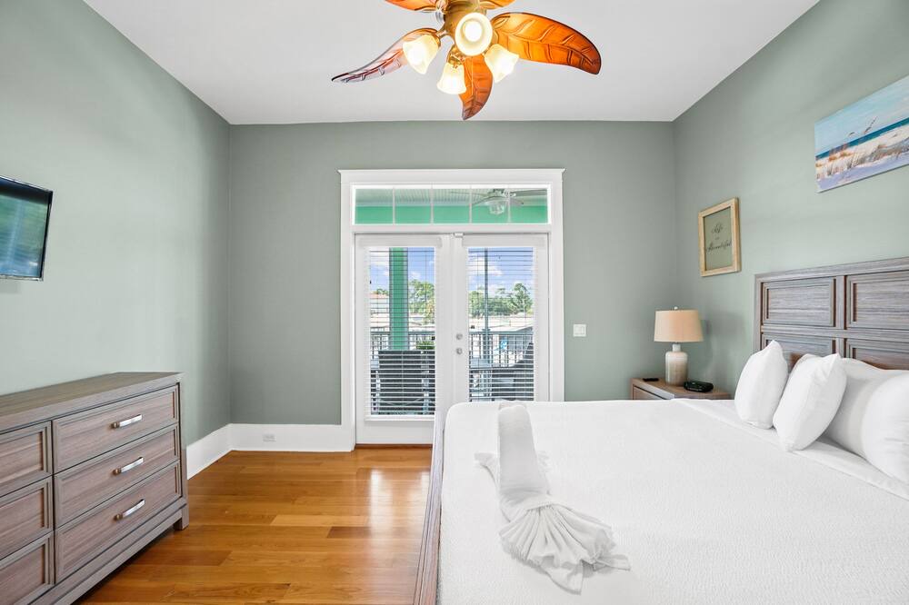 Photo of Patio Balcony in Upper Grand Lagoon