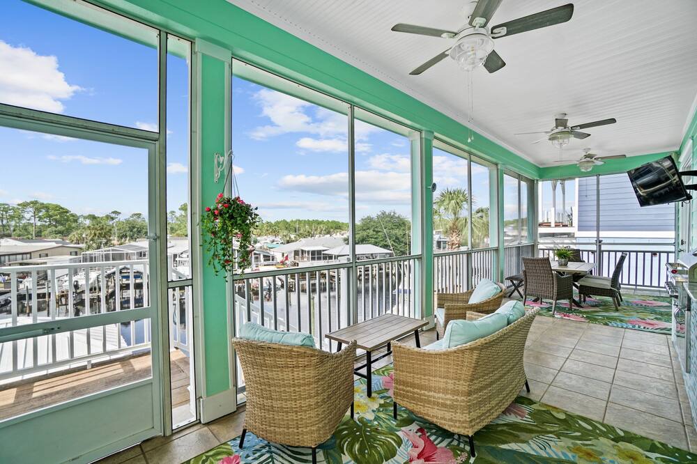 Photo of Patio Balcony in Upper Grand Lagoon