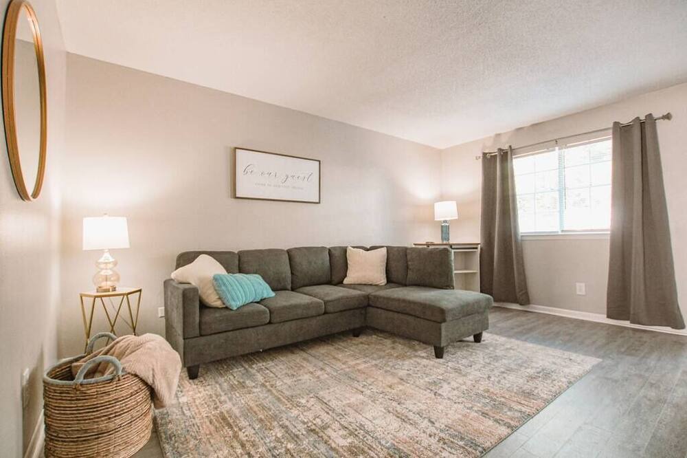 Photo of Livingroom in Washington Square