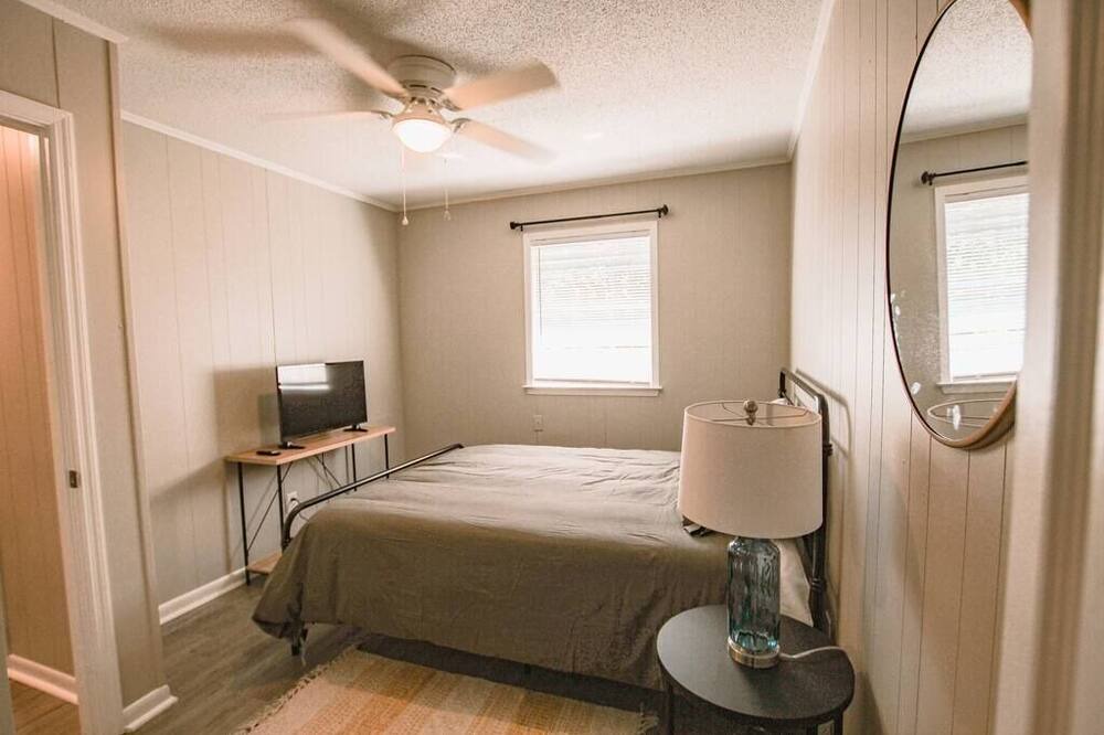 Photo of Bedroom in Washington Square