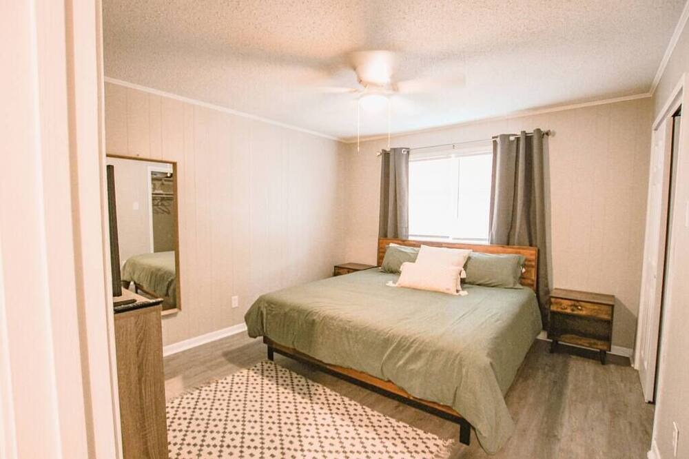 Photo of Bedroom in Washington Square