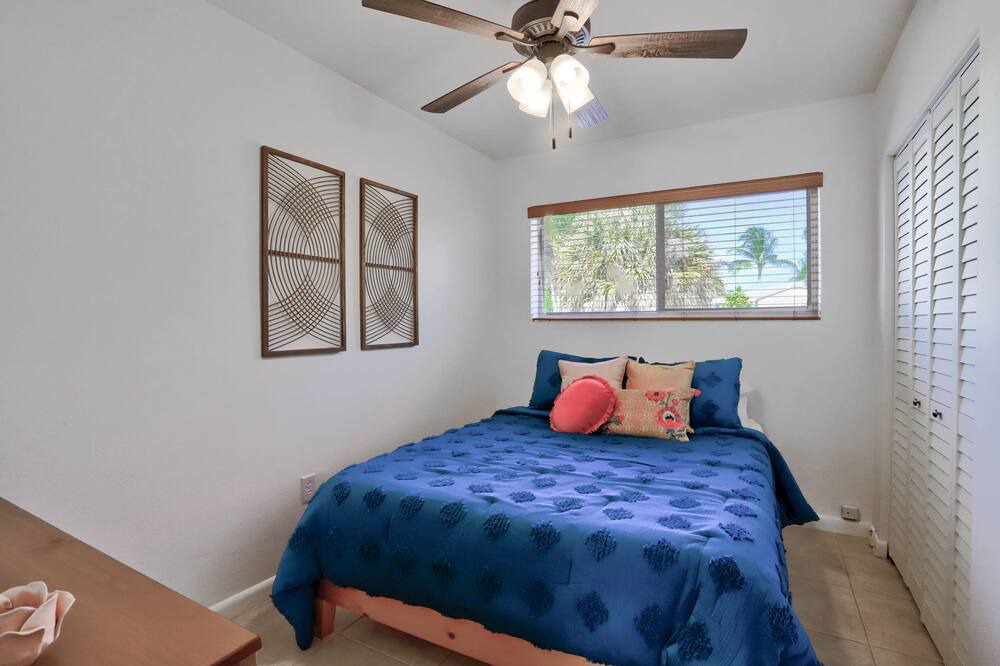 Photo of Bedroom in Mango Groves