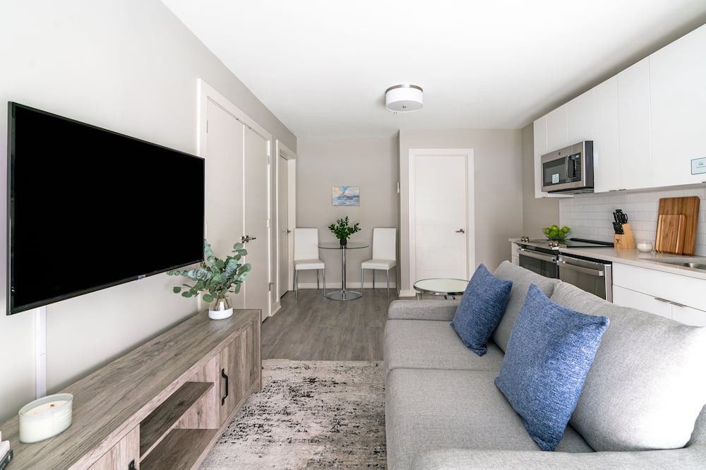 Photo of Livingroom in Downtown Jackson