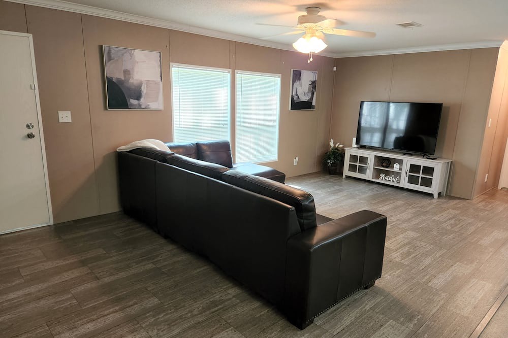Photo of Livingroom in Crawfordville