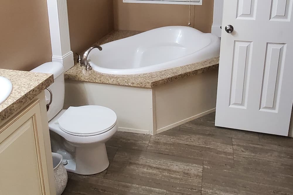 Photo of Bathroom in Crawfordville