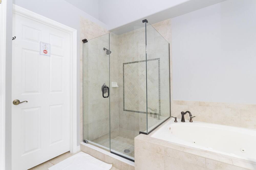 Photo of Bathroom in Veranda Palms
