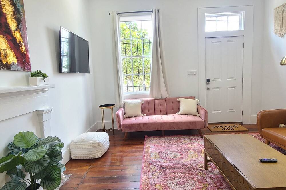Photo of Livingroom in South 7th Ward