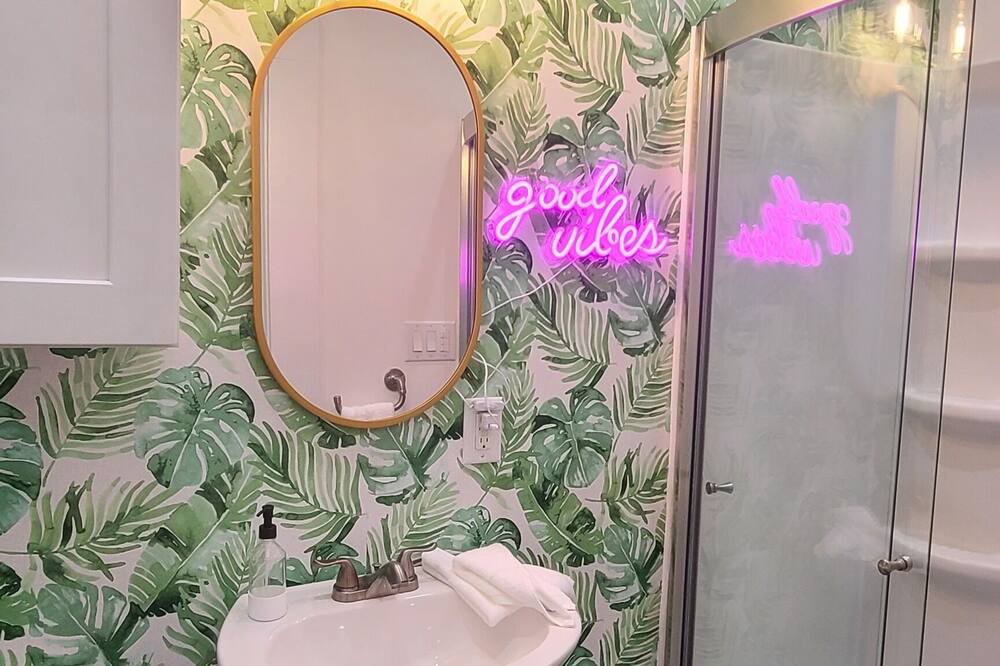Photo of Bathroom in South 7th Ward