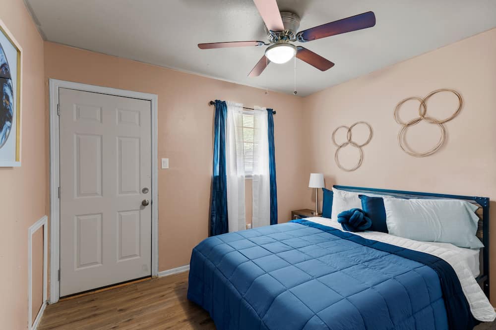 Photo of Bedroom in Shreveport