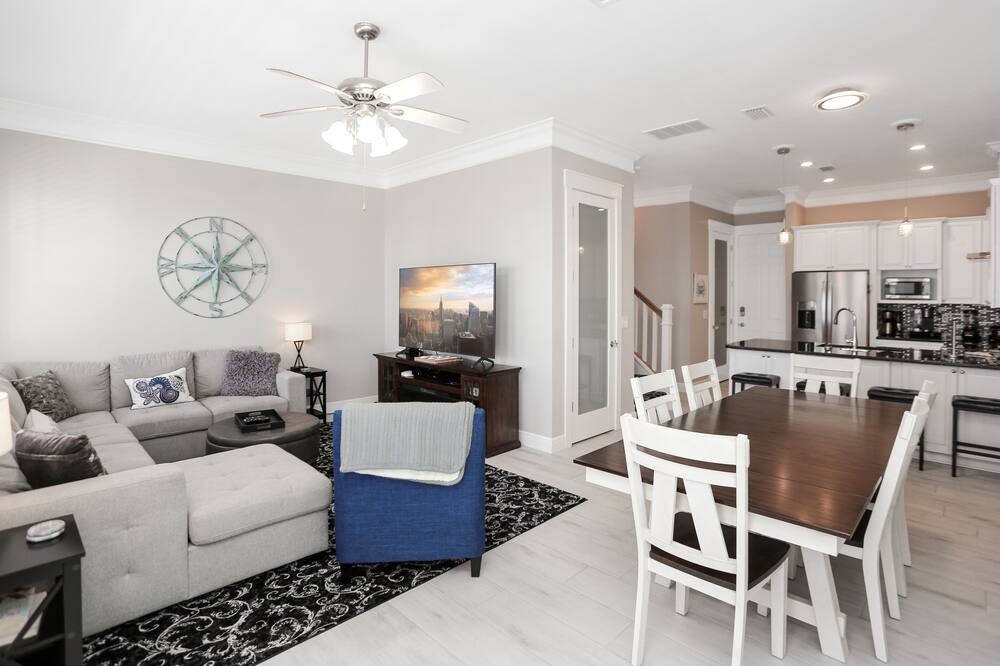 Photo of Livingroom in Waterside Village