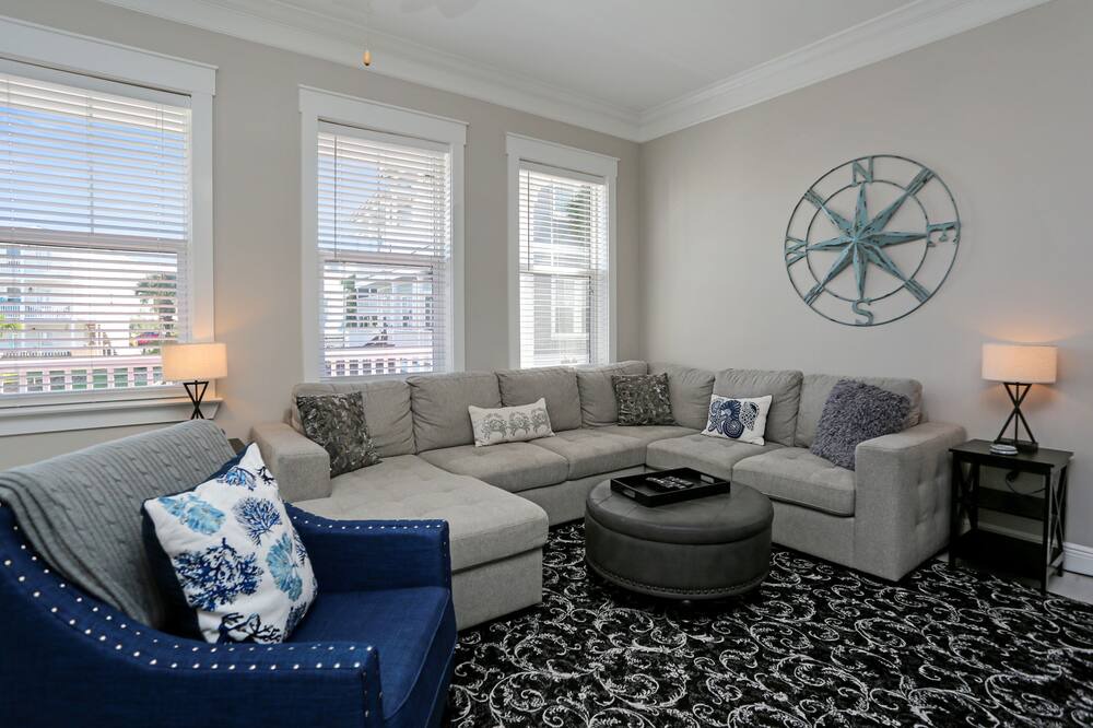 Photo of Livingroom in Waterside Village