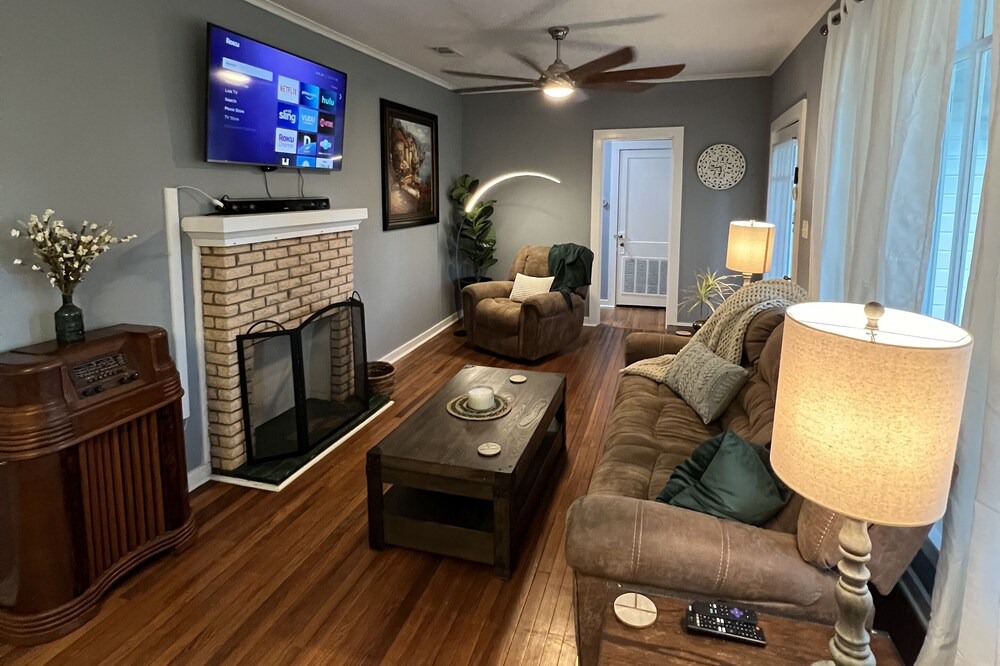 Photo of Livingroom in Jonesville