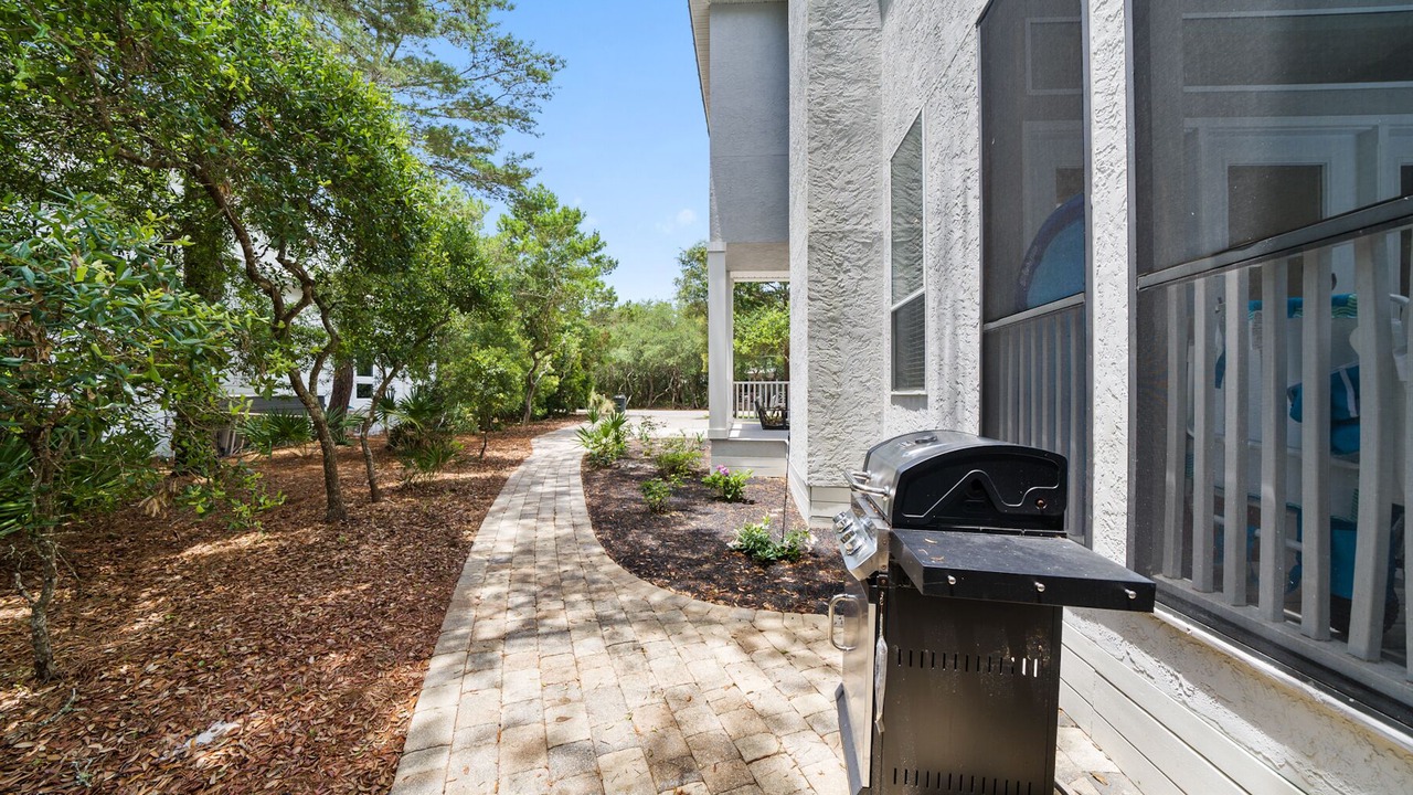 Photo of Outdoor in White's Gulfview