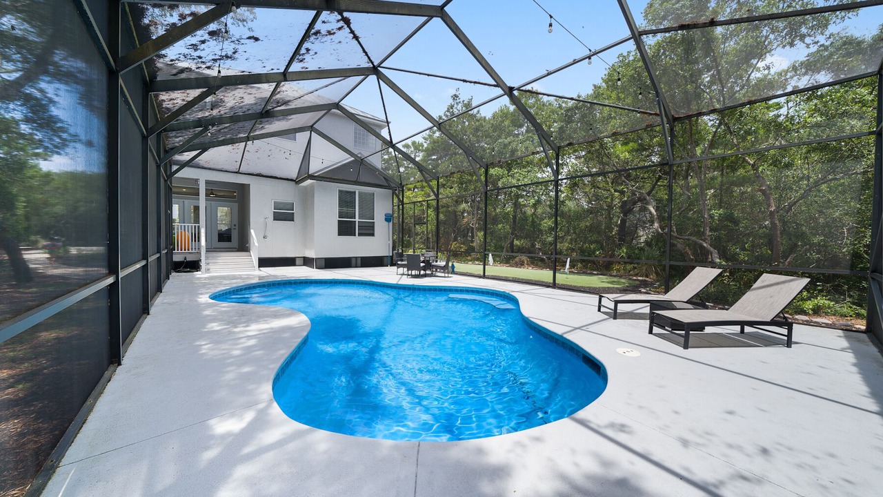 Photo of Outdoor in White's Gulfview