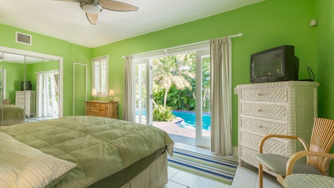 Photo of Bedroom in White Street Gallery District