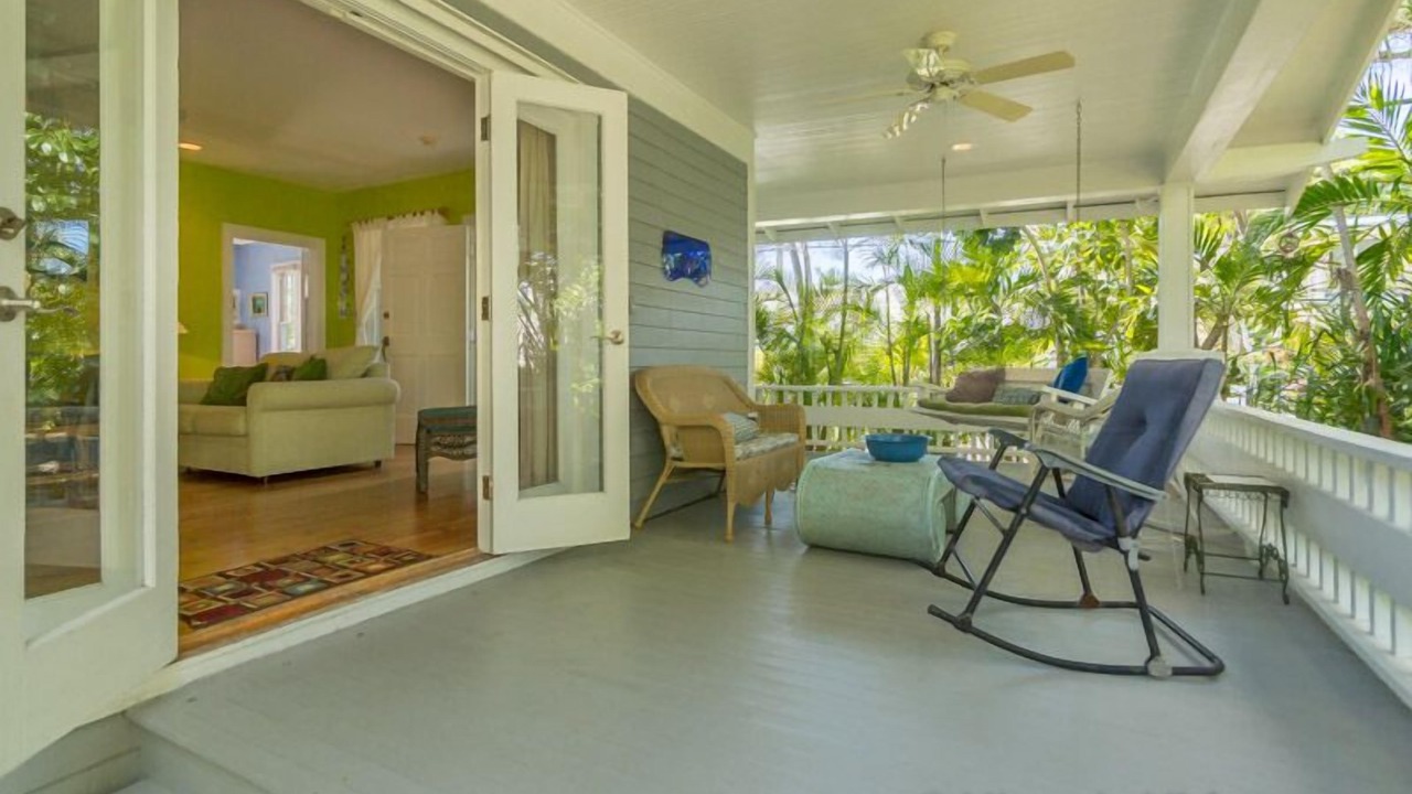 Photo of Patio Balcony in White Street Gallery District