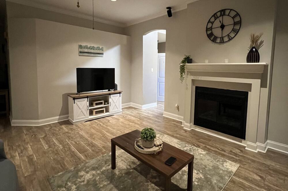 Photo of Livingroom in Milton
