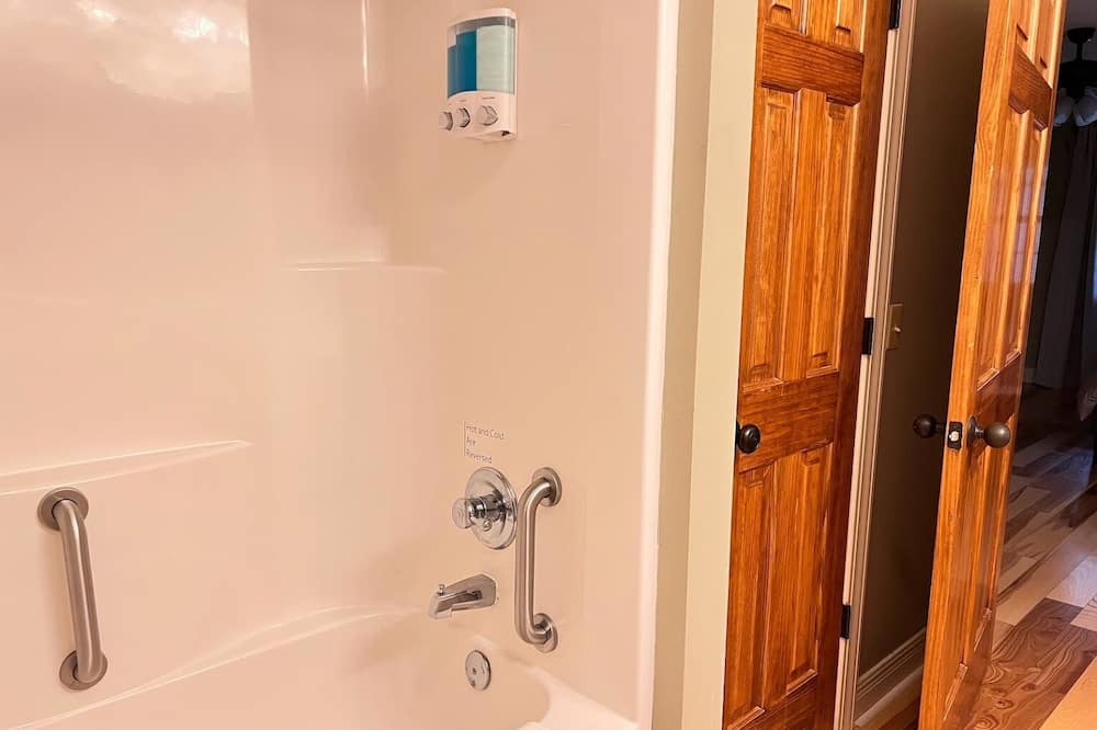 Photo of Bathroom in Pheba