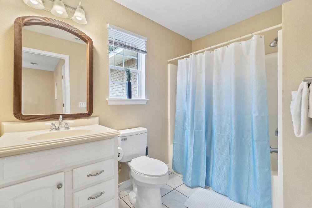 Photo of Bathroom in Ono Island