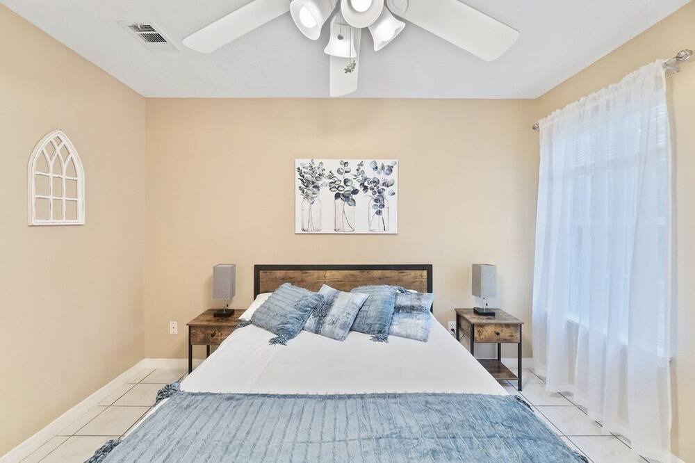 Photo of Bedroom in Ono Island
