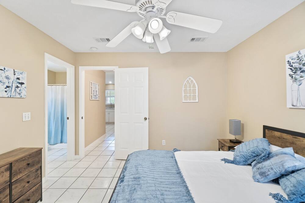 Photo of Bedroom in Ono Island