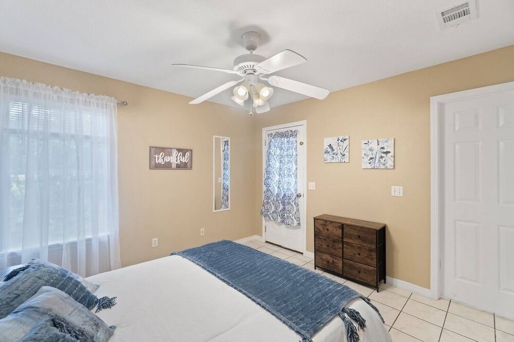Photo of Bedroom in Ono Island