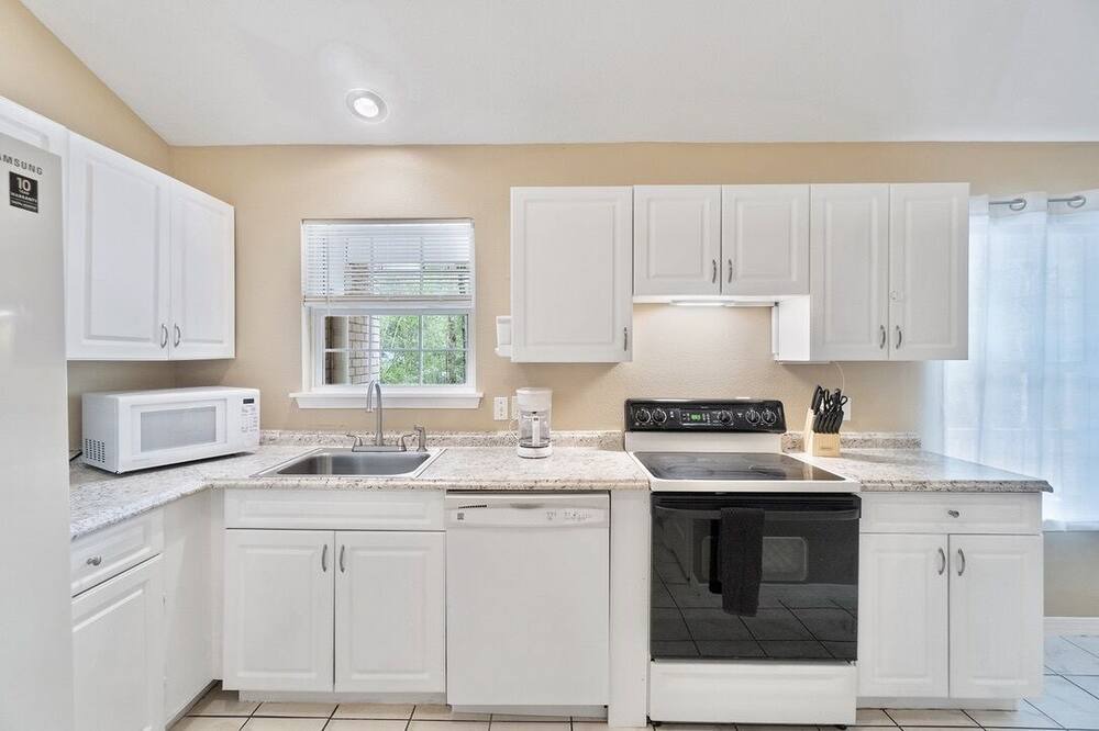Photo of Kitchen in Ono Island