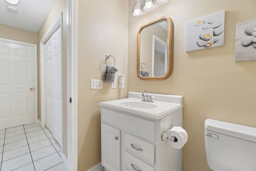 Photo of Bathroom in Ono Island