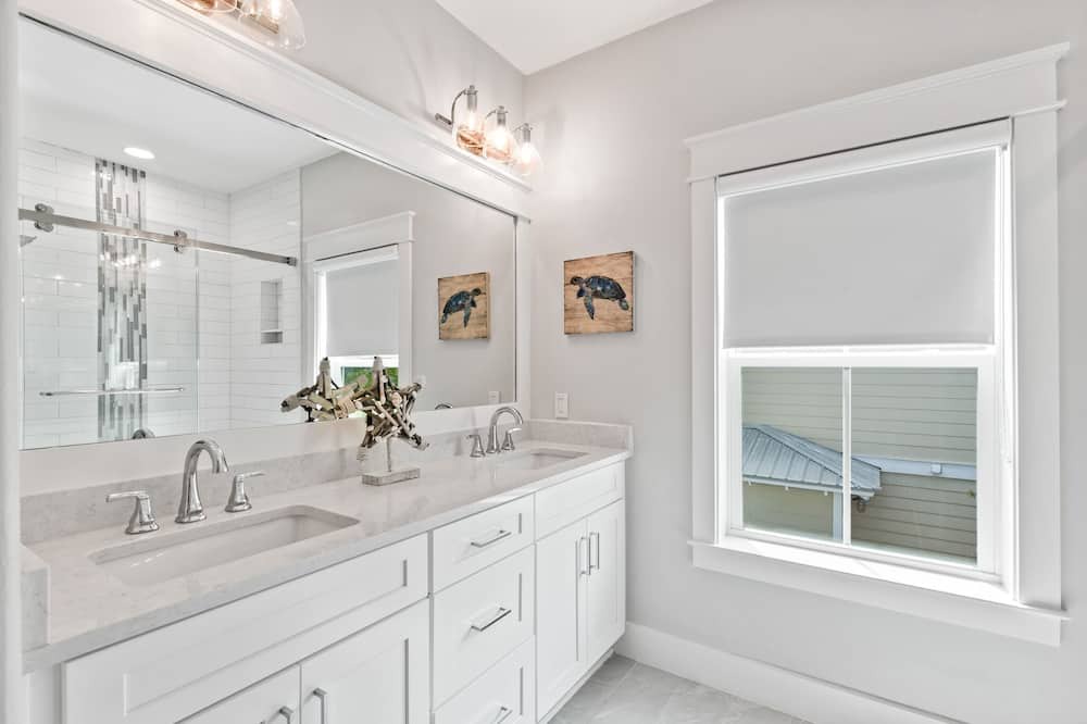 Photo of Bathroom in Village of Sugar Beach