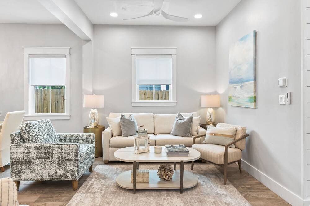 Photo of Livingroom in Village of Sugar Beach