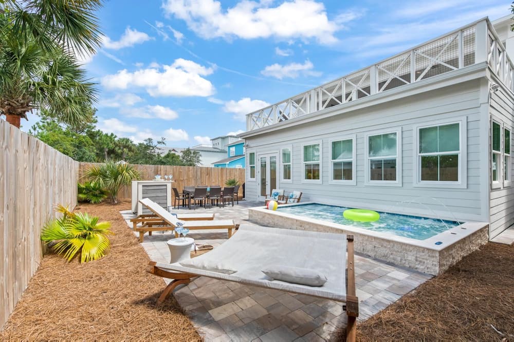 Photo of Outdoor in Village of Sugar Beach