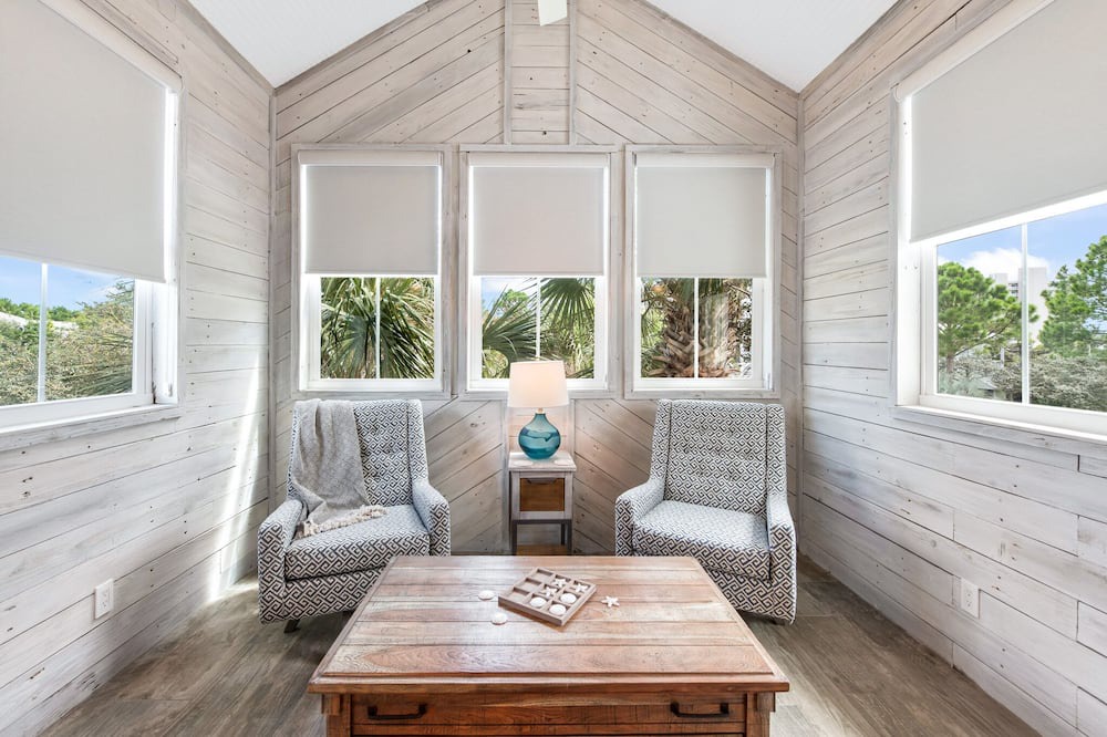 Photo of Livingroom in Village of Sugar Beach