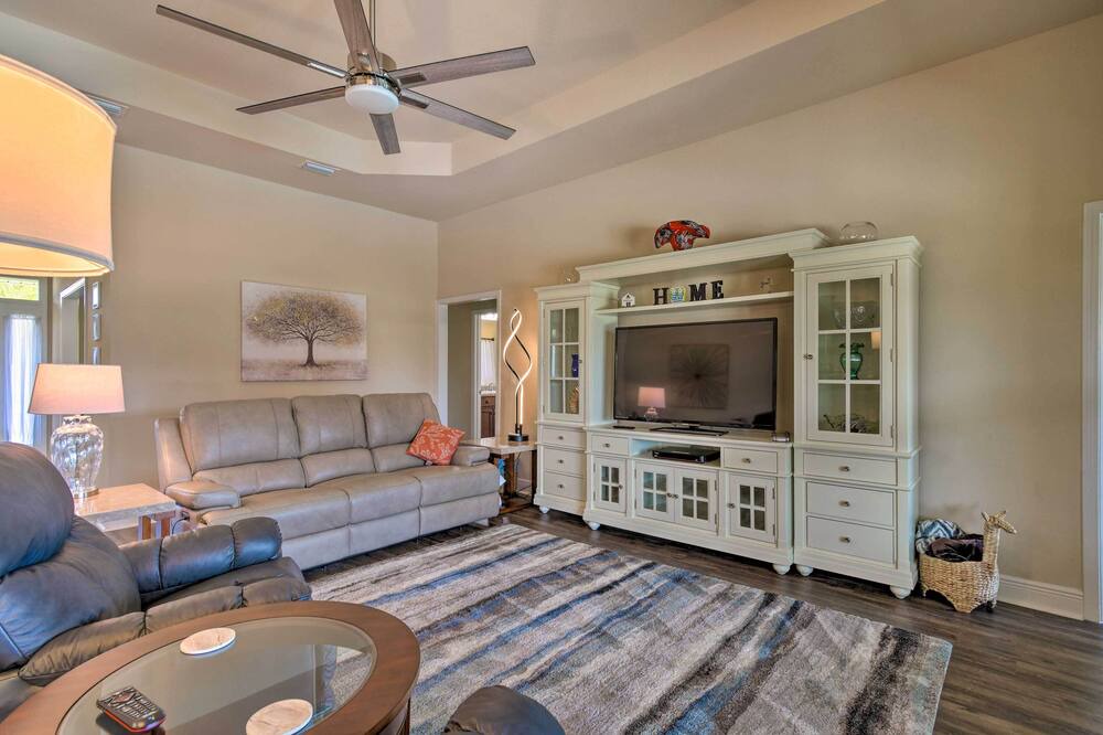 Photo of Livingroom in Foley