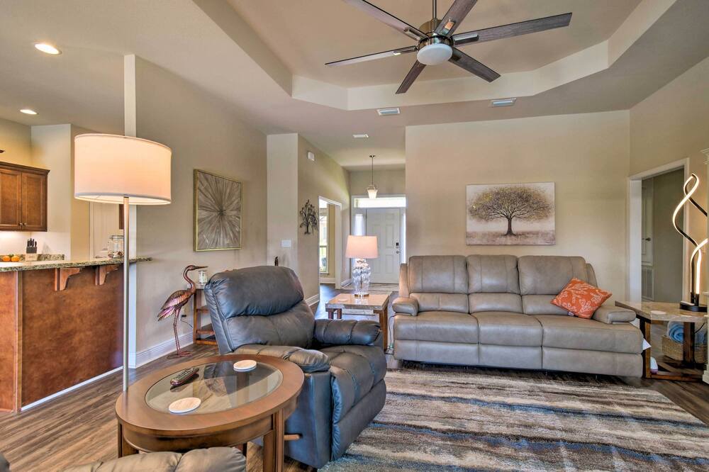 Photo of Livingroom in Foley
