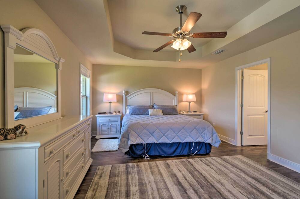 Photo of Bedroom in Foley