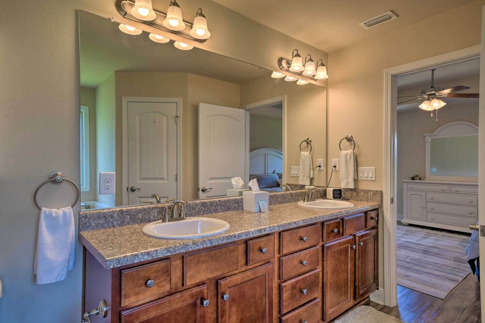 Photo of Bathroom in Foley